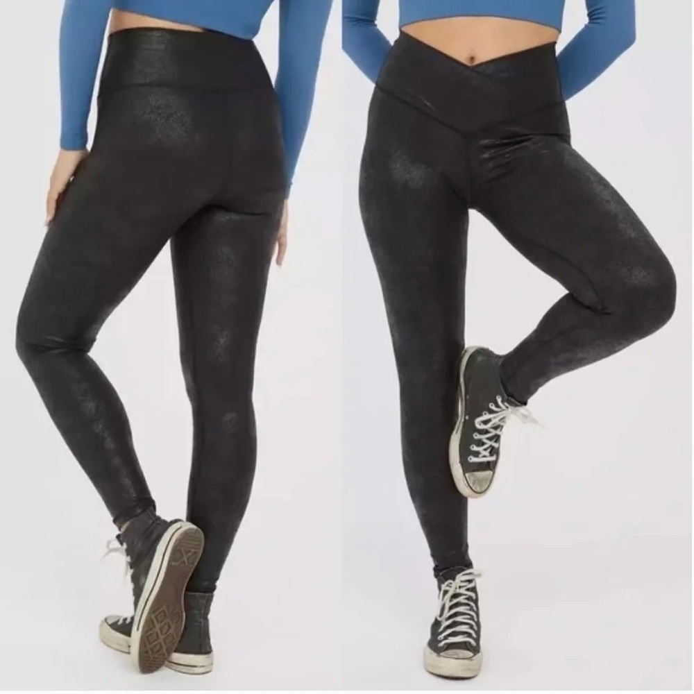 OFFLINE by Aerie Crossover Black Faux Leather Leggings, Size small